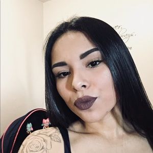 Meet your Posher, Monique